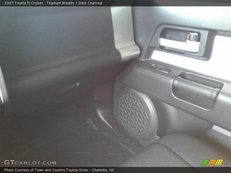 Titanium Metallic / Dark Charcoal 2007 Toyota FJ Cruiser