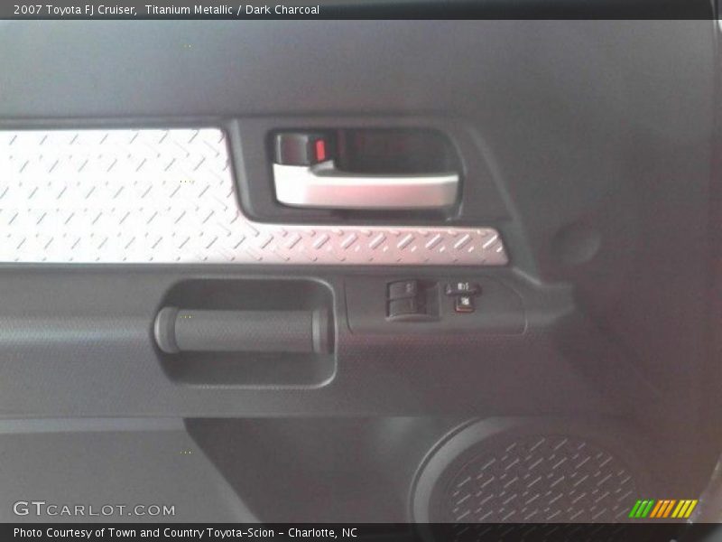 Titanium Metallic / Dark Charcoal 2007 Toyota FJ Cruiser