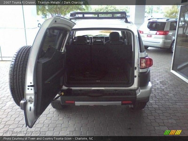 Titanium Metallic / Dark Charcoal 2007 Toyota FJ Cruiser
