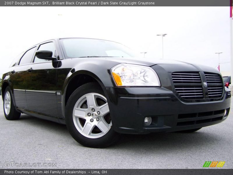Brilliant Black Crystal Pearl / Dark Slate Gray/Light Graystone 2007 Dodge Magnum SXT
