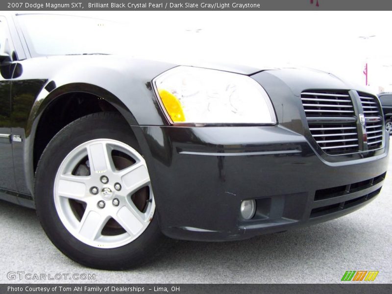 Brilliant Black Crystal Pearl / Dark Slate Gray/Light Graystone 2007 Dodge Magnum SXT