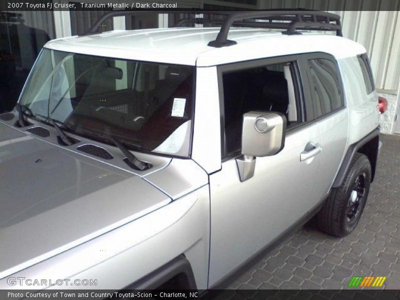 Titanium Metallic / Dark Charcoal 2007 Toyota FJ Cruiser