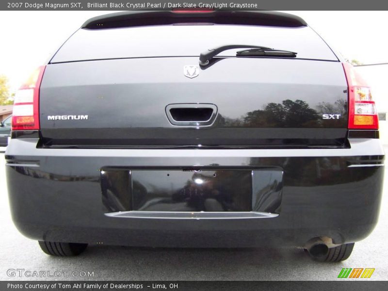 Brilliant Black Crystal Pearl / Dark Slate Gray/Light Graystone 2007 Dodge Magnum SXT