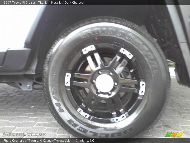 Titanium Metallic / Dark Charcoal 2007 Toyota FJ Cruiser