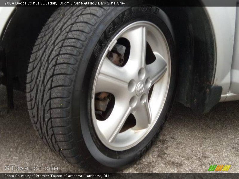 Bright Silver Metallic / Dark Slate Gray 2004 Dodge Stratus SE Sedan