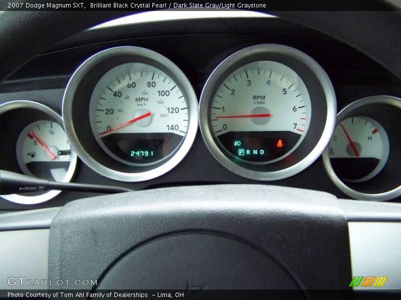 Brilliant Black Crystal Pearl / Dark Slate Gray/Light Graystone 2007 Dodge Magnum SXT