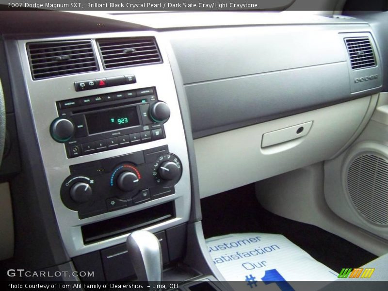 Brilliant Black Crystal Pearl / Dark Slate Gray/Light Graystone 2007 Dodge Magnum SXT