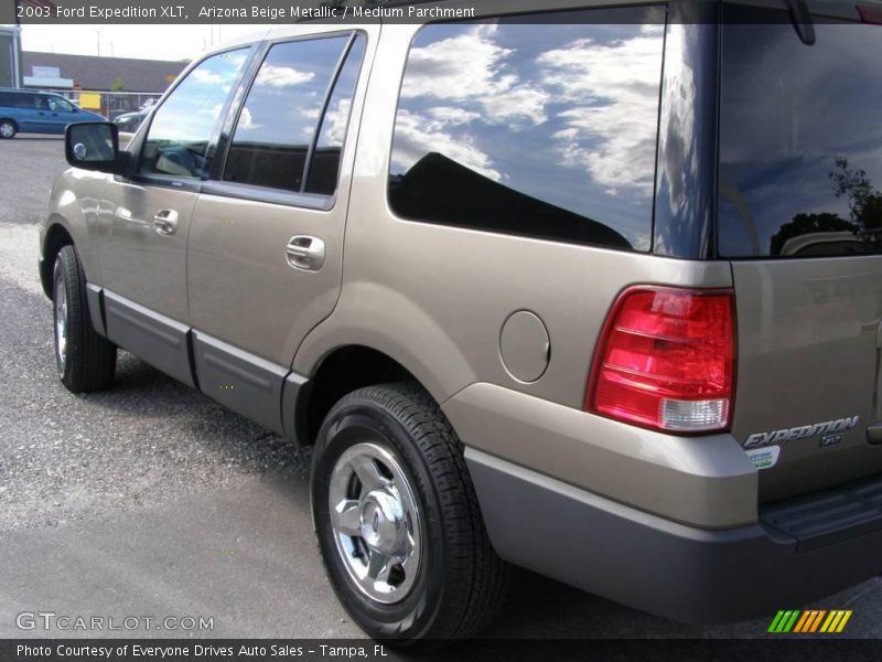 Arizona Beige Metallic / Medium Parchment 2003 Ford Expedition XLT