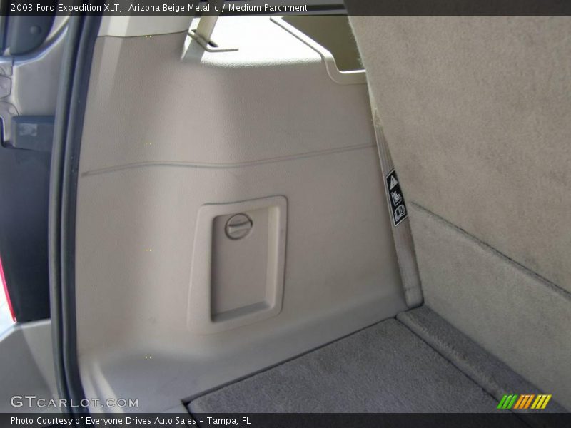 Arizona Beige Metallic / Medium Parchment 2003 Ford Expedition XLT