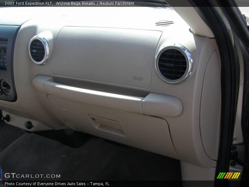 Arizona Beige Metallic / Medium Parchment 2003 Ford Expedition XLT