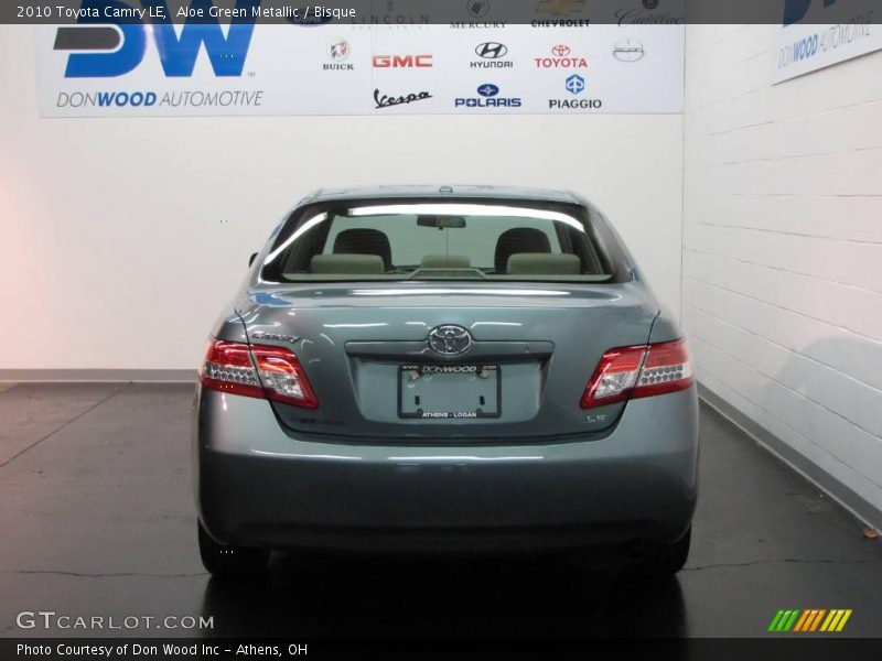 Aloe Green Metallic / Bisque 2010 Toyota Camry LE