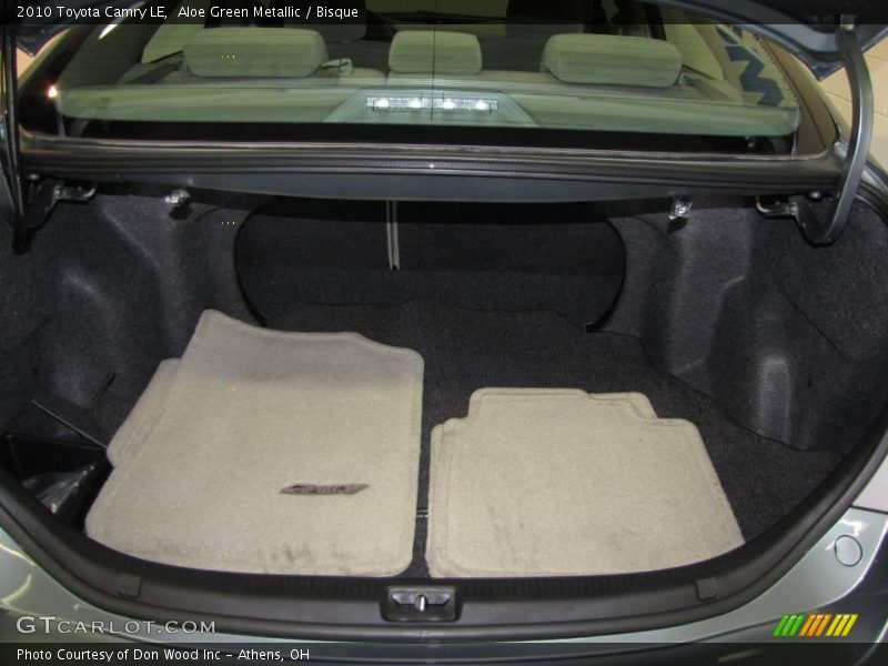 Aloe Green Metallic / Bisque 2010 Toyota Camry LE