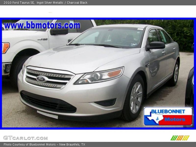 Ingot Silver Metallic / Charcoal Black 2010 Ford Taurus SE