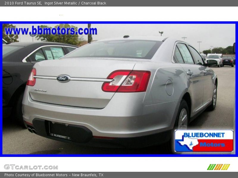 Ingot Silver Metallic / Charcoal Black 2010 Ford Taurus SE