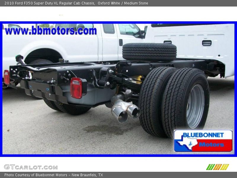 Oxford White / Medium Stone 2010 Ford F350 Super Duty XL Regular Cab Chassis