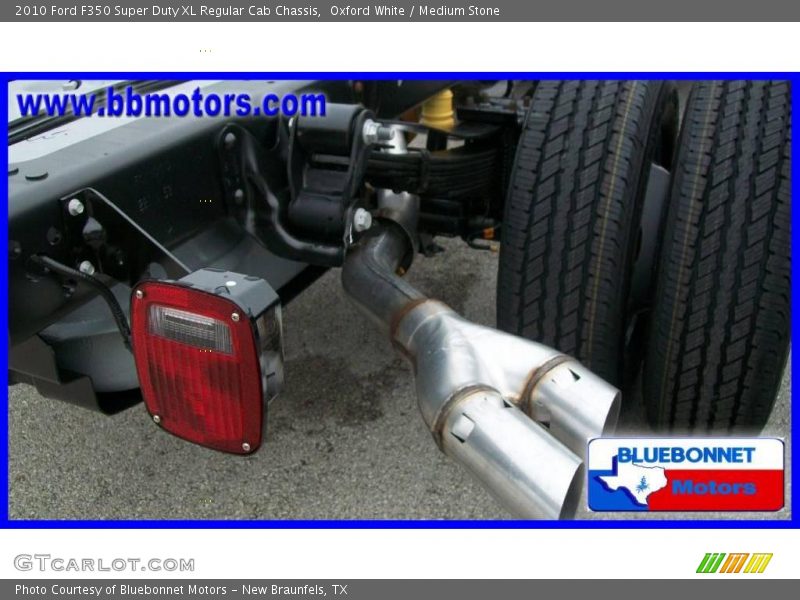 Oxford White / Medium Stone 2010 Ford F350 Super Duty XL Regular Cab Chassis