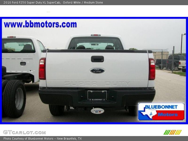 Oxford White / Medium Stone 2010 Ford F250 Super Duty XL SuperCab