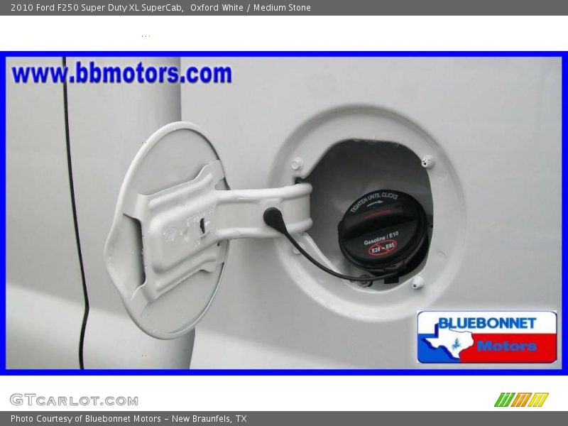 Oxford White / Medium Stone 2010 Ford F250 Super Duty XL SuperCab