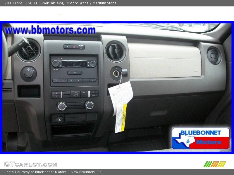 Oxford White / Medium Stone 2010 Ford F150 XL SuperCab 4x4
