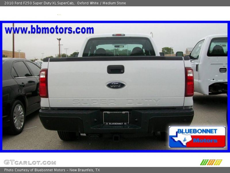 Oxford White / Medium Stone 2010 Ford F250 Super Duty XL SuperCab