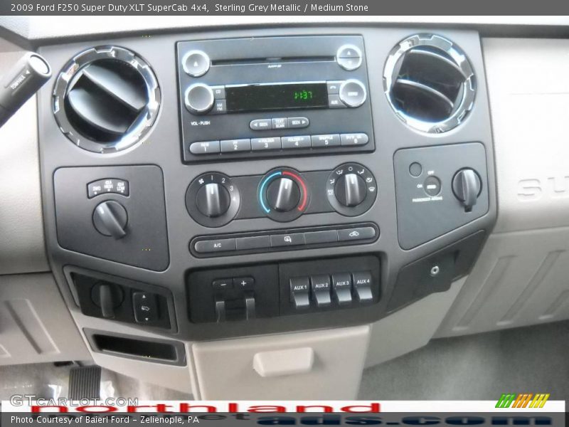 Sterling Grey Metallic / Medium Stone 2009 Ford F250 Super Duty XLT SuperCab 4x4