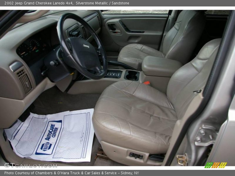 Silverstone Metallic / Sandstone 2002 Jeep Grand Cherokee Laredo 4x4