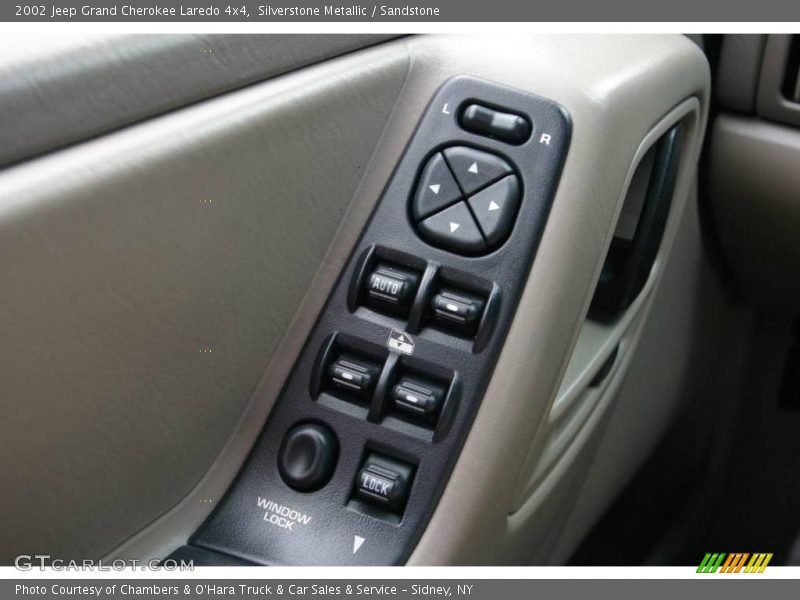 Silverstone Metallic / Sandstone 2002 Jeep Grand Cherokee Laredo 4x4