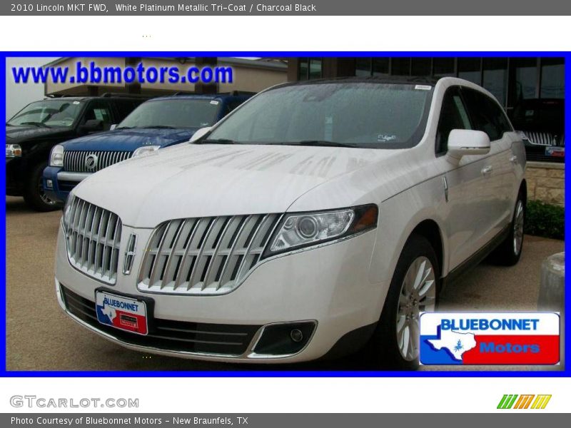 White Platinum Metallic Tri-Coat / Charcoal Black 2010 Lincoln MKT FWD