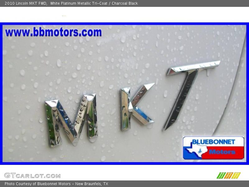 White Platinum Metallic Tri-Coat / Charcoal Black 2010 Lincoln MKT FWD