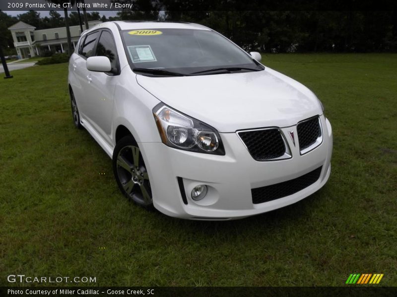 Ultra White / Ebony 2009 Pontiac Vibe GT