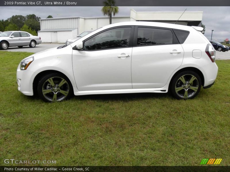 Ultra White / Ebony 2009 Pontiac Vibe GT