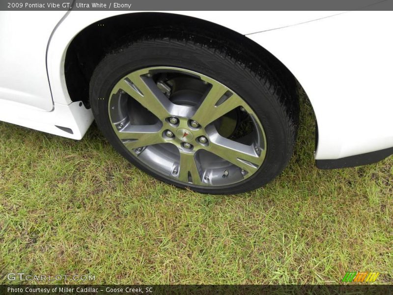 Ultra White / Ebony 2009 Pontiac Vibe GT