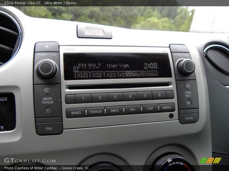 Ultra White / Ebony 2009 Pontiac Vibe GT