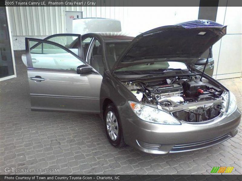 Phantom Gray Pearl / Gray 2005 Toyota Camry LE