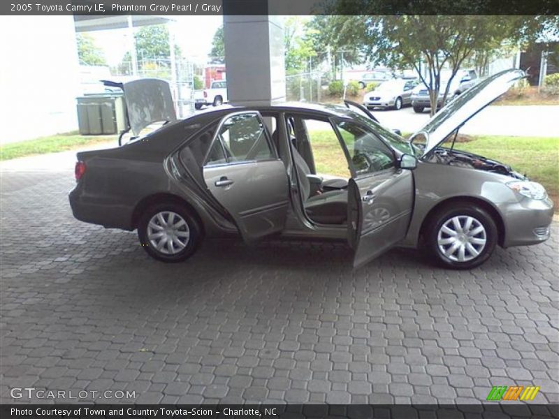 Phantom Gray Pearl / Gray 2005 Toyota Camry LE