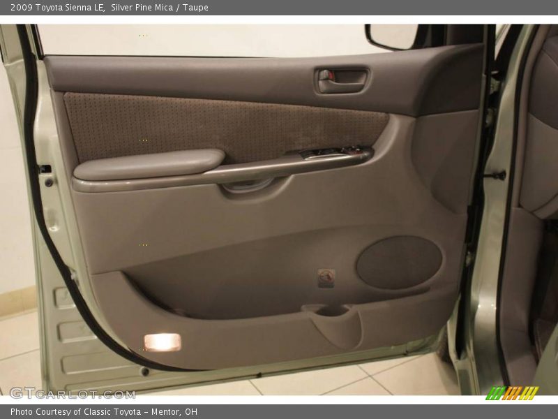 Silver Pine Mica / Taupe 2009 Toyota Sienna LE