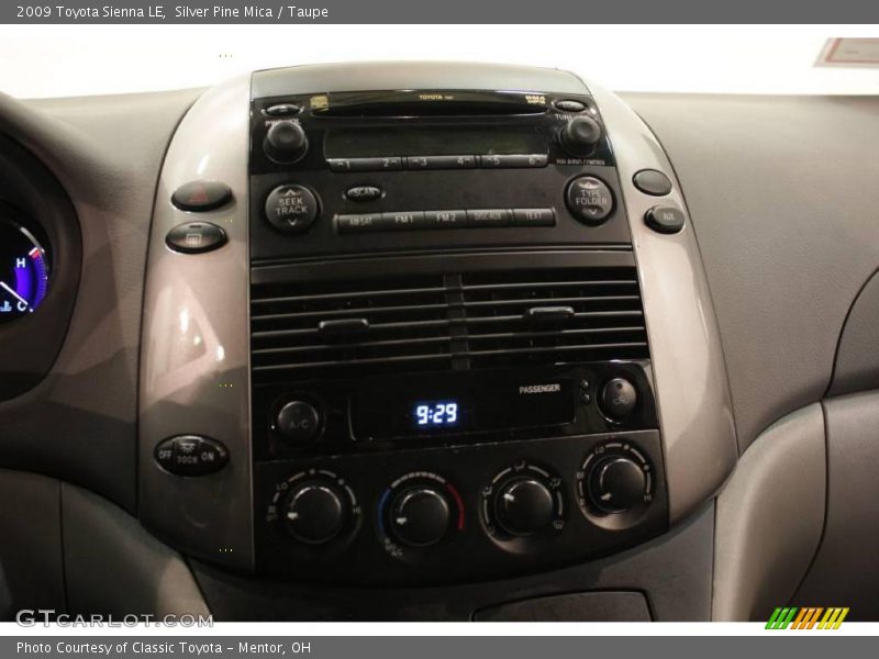 Silver Pine Mica / Taupe 2009 Toyota Sienna LE