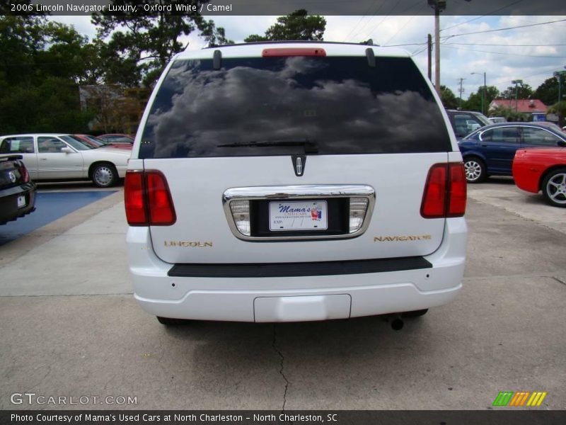 Oxford White / Camel 2006 Lincoln Navigator Luxury