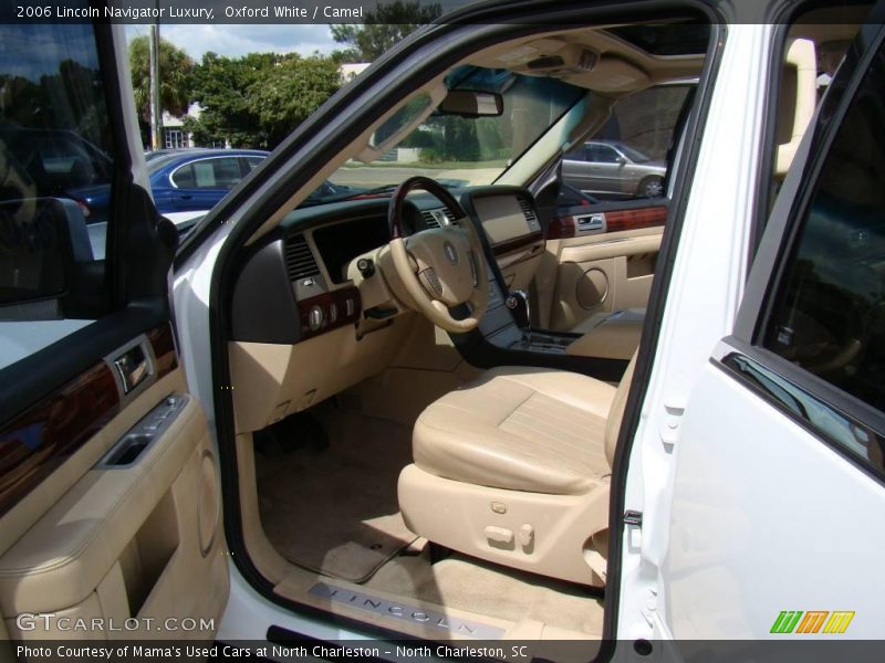 Oxford White / Camel 2006 Lincoln Navigator Luxury