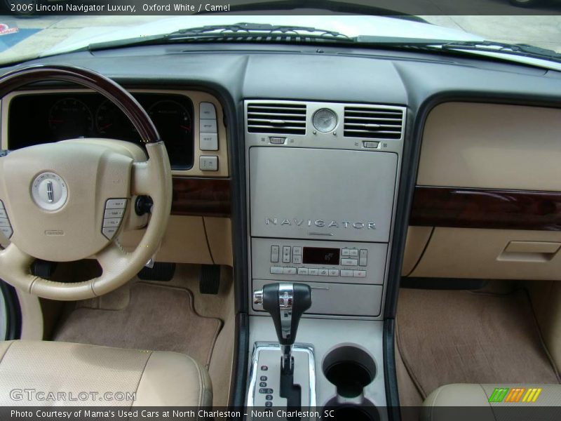 Oxford White / Camel 2006 Lincoln Navigator Luxury
