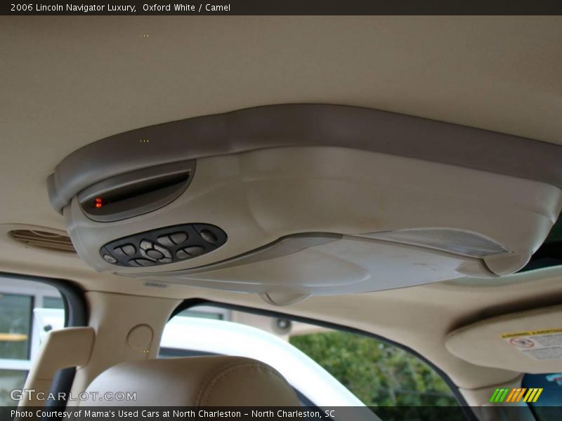 Oxford White / Camel 2006 Lincoln Navigator Luxury