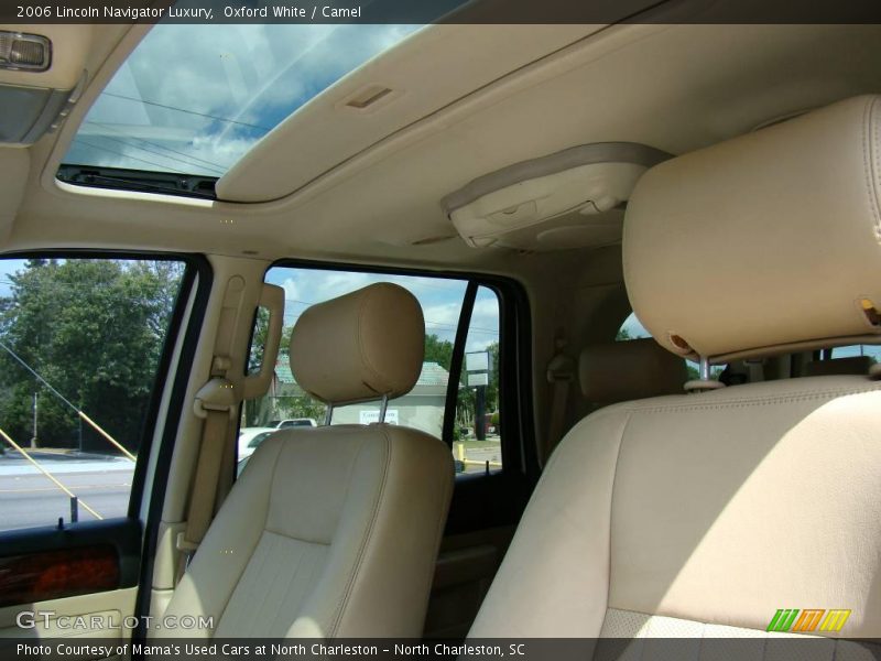 Oxford White / Camel 2006 Lincoln Navigator Luxury