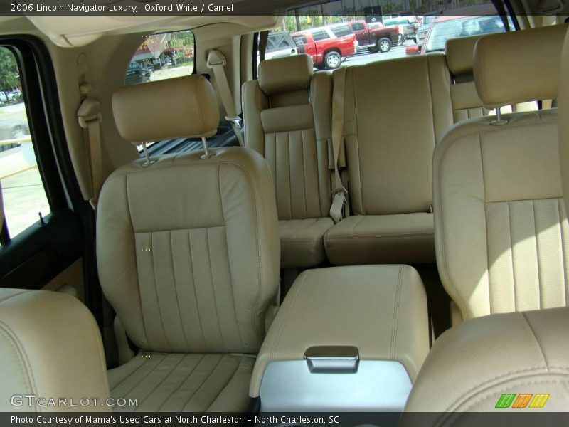 Oxford White / Camel 2006 Lincoln Navigator Luxury
