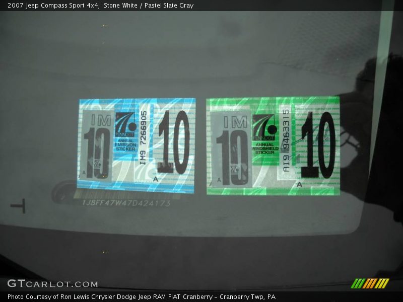 Stone White / Pastel Slate Gray 2007 Jeep Compass Sport 4x4