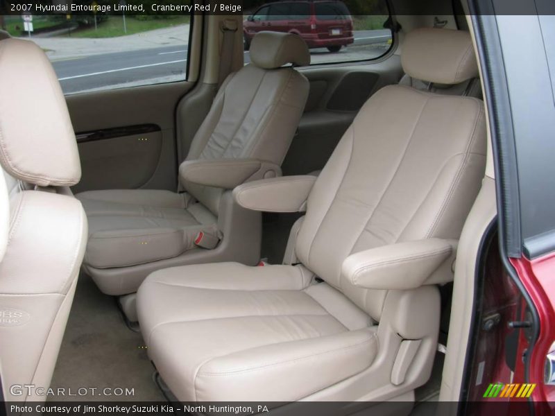 Cranberry Red / Beige 2007 Hyundai Entourage Limited