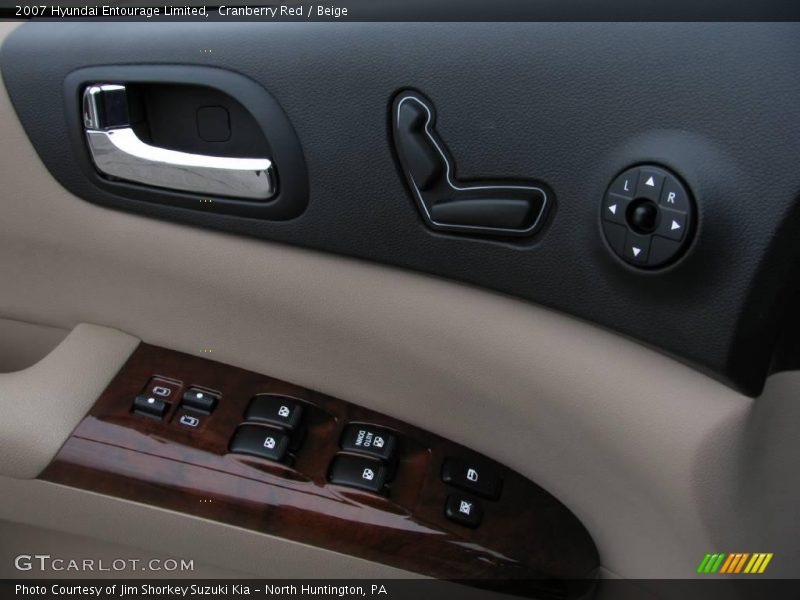 Cranberry Red / Beige 2007 Hyundai Entourage Limited