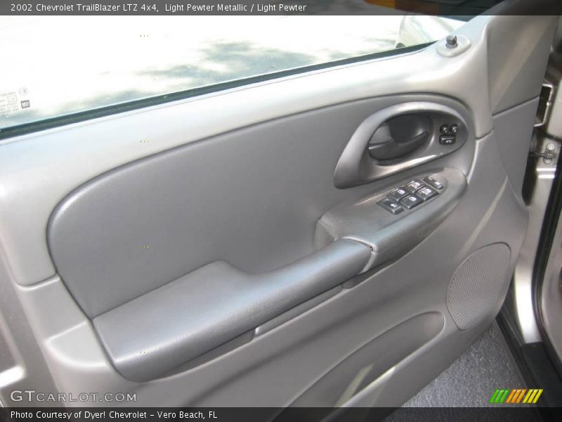Light Pewter Metallic / Light Pewter 2002 Chevrolet TrailBlazer LTZ 4x4