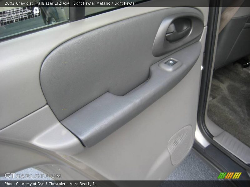 Light Pewter Metallic / Light Pewter 2002 Chevrolet TrailBlazer LTZ 4x4