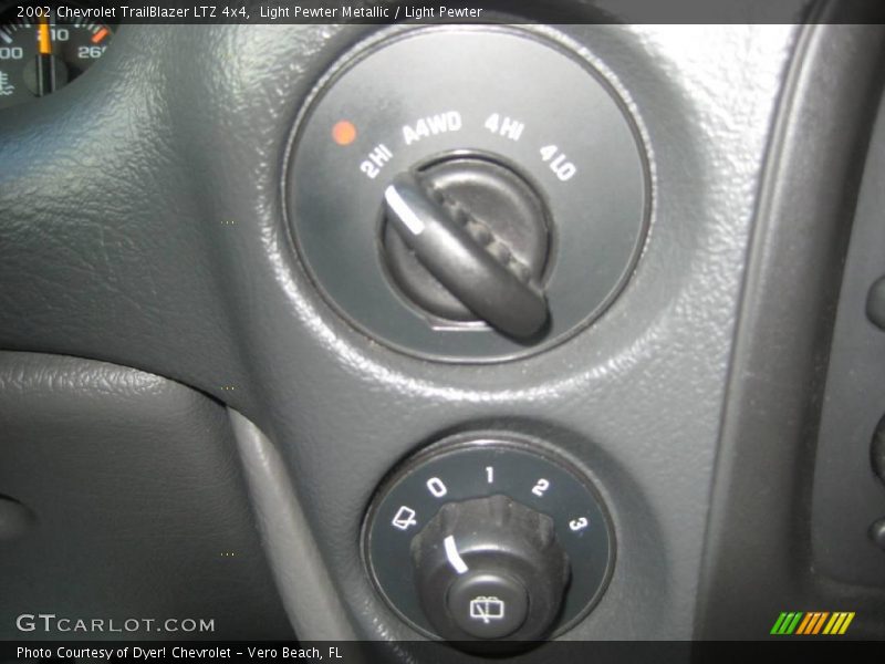 Light Pewter Metallic / Light Pewter 2002 Chevrolet TrailBlazer LTZ 4x4
