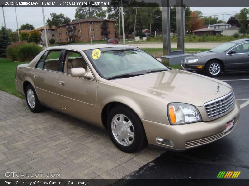 Light Cashmere / Cashmere 2005 Cadillac DeVille Sedan